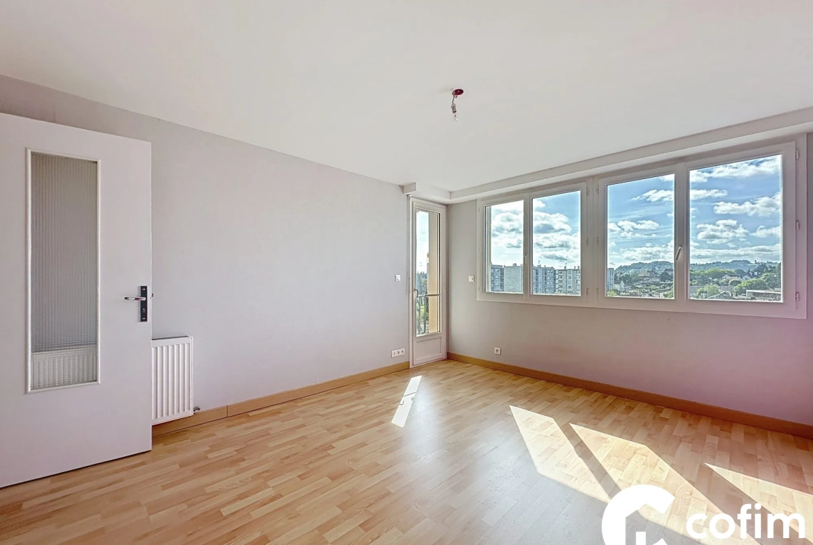 Appartement T4 à Jurançon avec balcon, cave et garage, idéalement situé 
