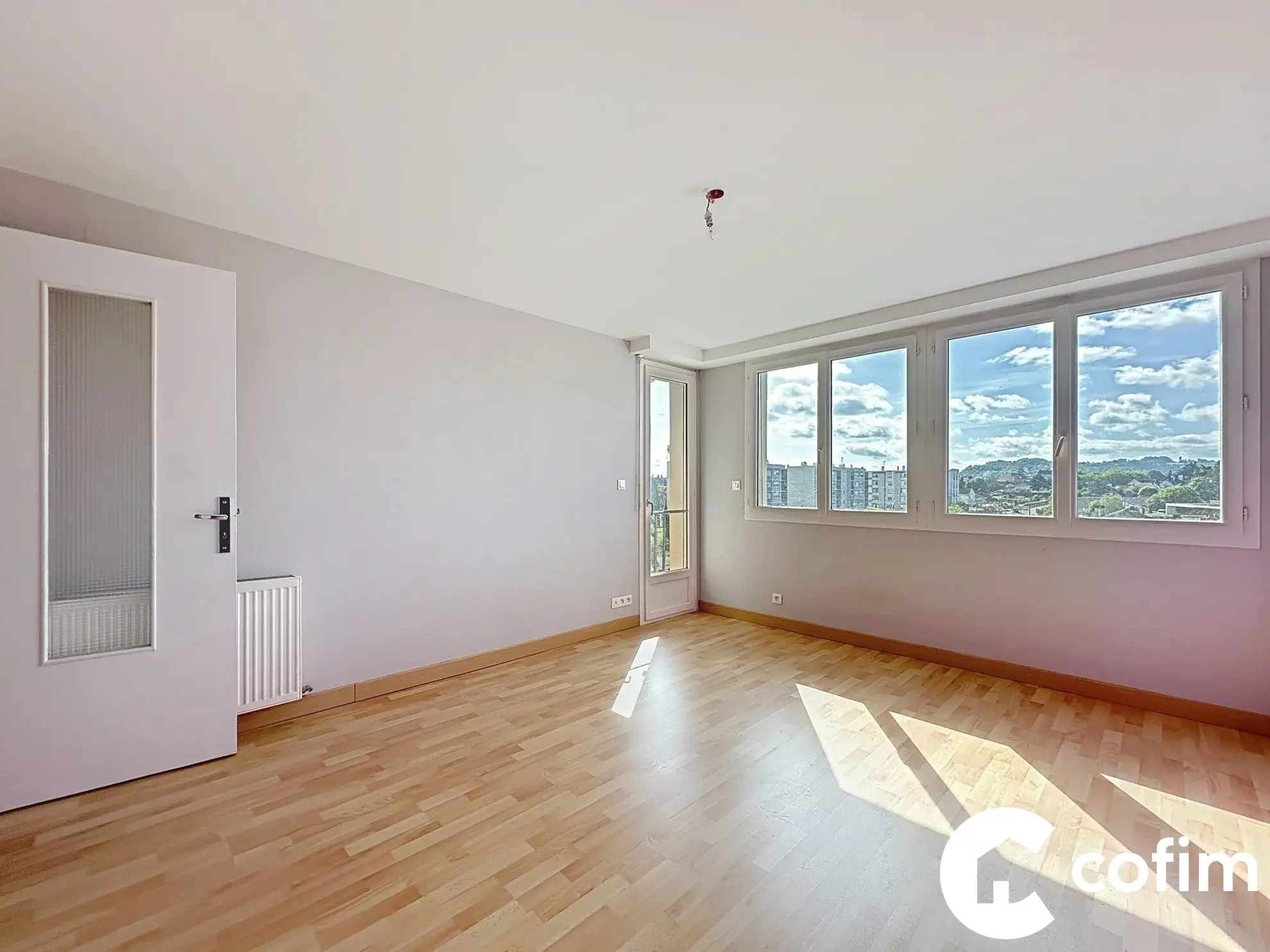 Appartement T4 à Jurançon avec balcon, cave et garage, idéalement situé 