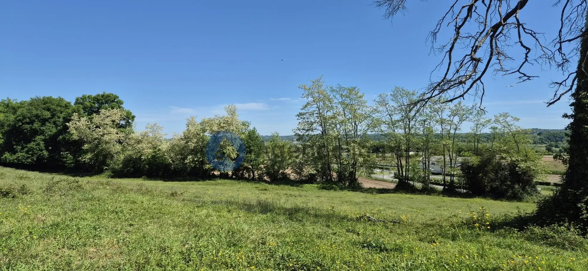 Maison de maître à vendre à Navarrenx avec grand terrain et potentiel de rénovation 