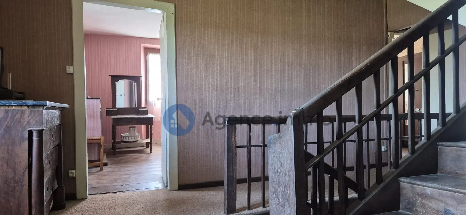 Maison de maître à vendre à Navarrenx avec grand terrain et potentiel de rénovation 