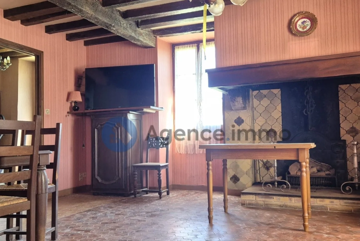 Maison de maître à vendre à Navarrenx avec grand terrain et potentiel de rénovation 