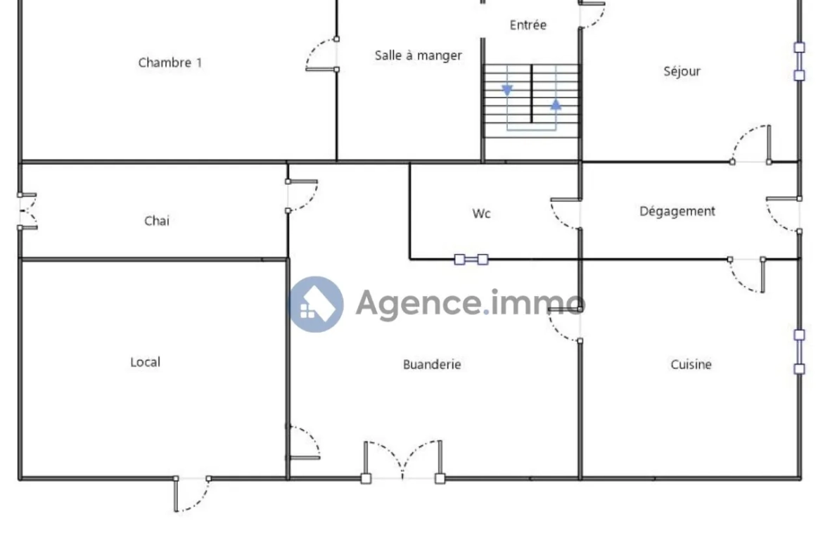 Maison de maître à vendre à Navarrenx avec grand terrain et potentiel de rénovation 