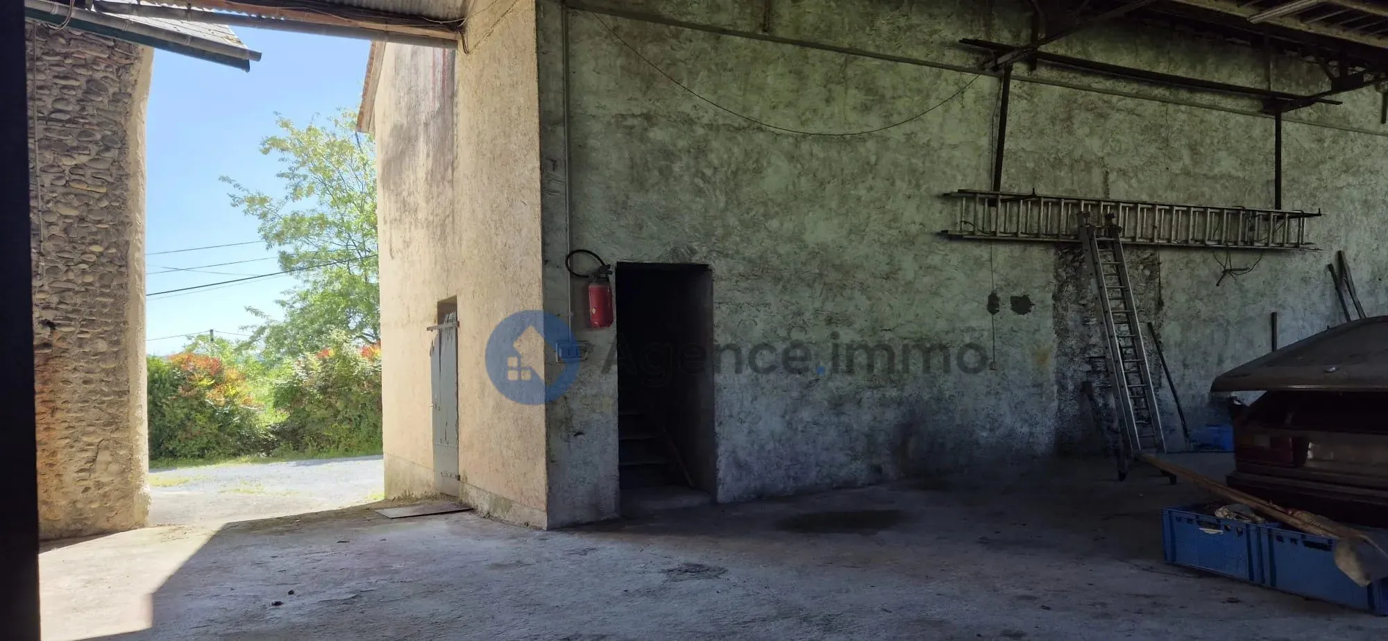 Maison de maître à vendre à Navarrenx avec grand terrain et potentiel de rénovation 