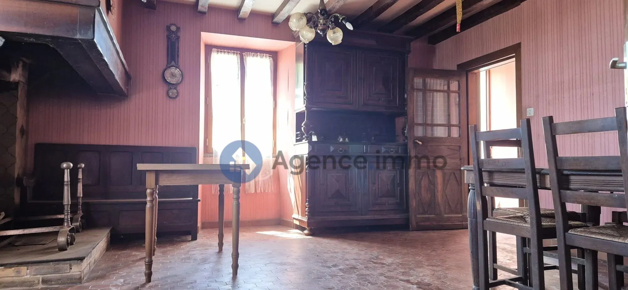 Maison de maître à vendre à Navarrenx avec grand terrain et potentiel de rénovation 