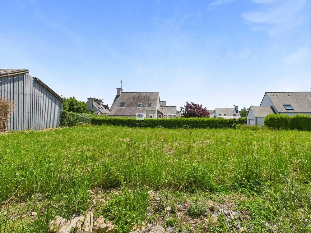 Terrain constructible à vendre à Poullan-sur-Mer de 542 m² 