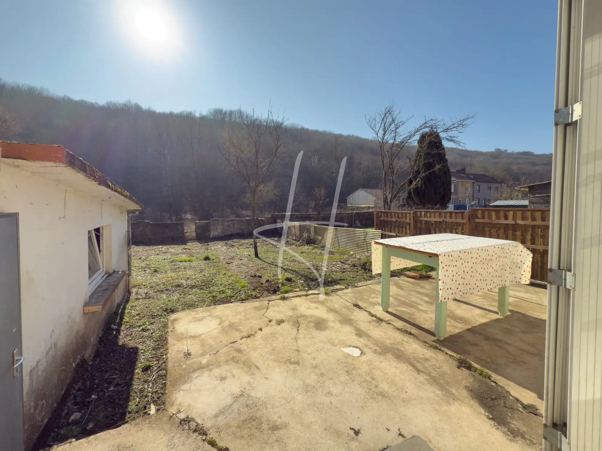 Maison à rénover avec grand jardin à Hayange - Opportunité à saisir 