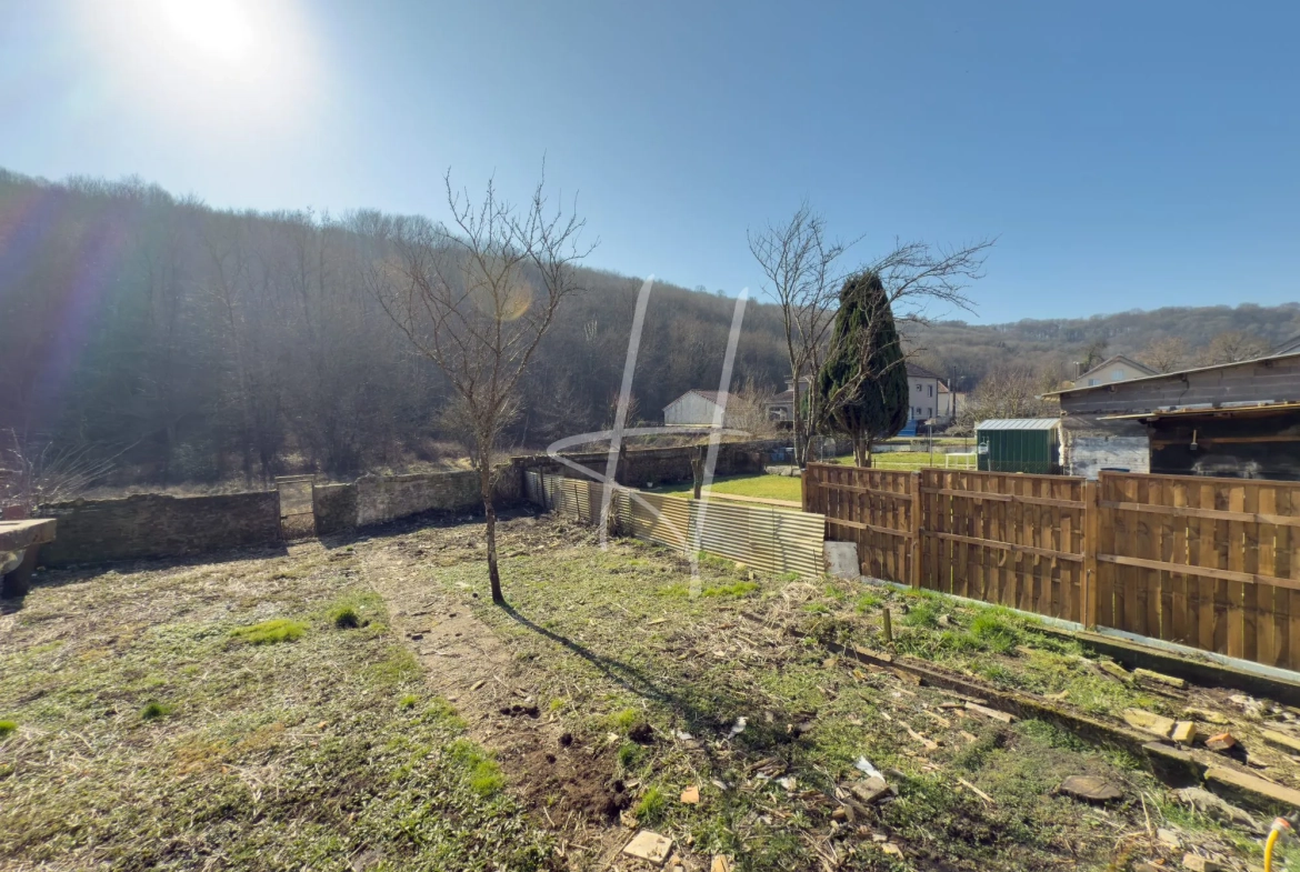 Maison à rénover avec grand jardin à Hayange - Opportunité à saisir 
