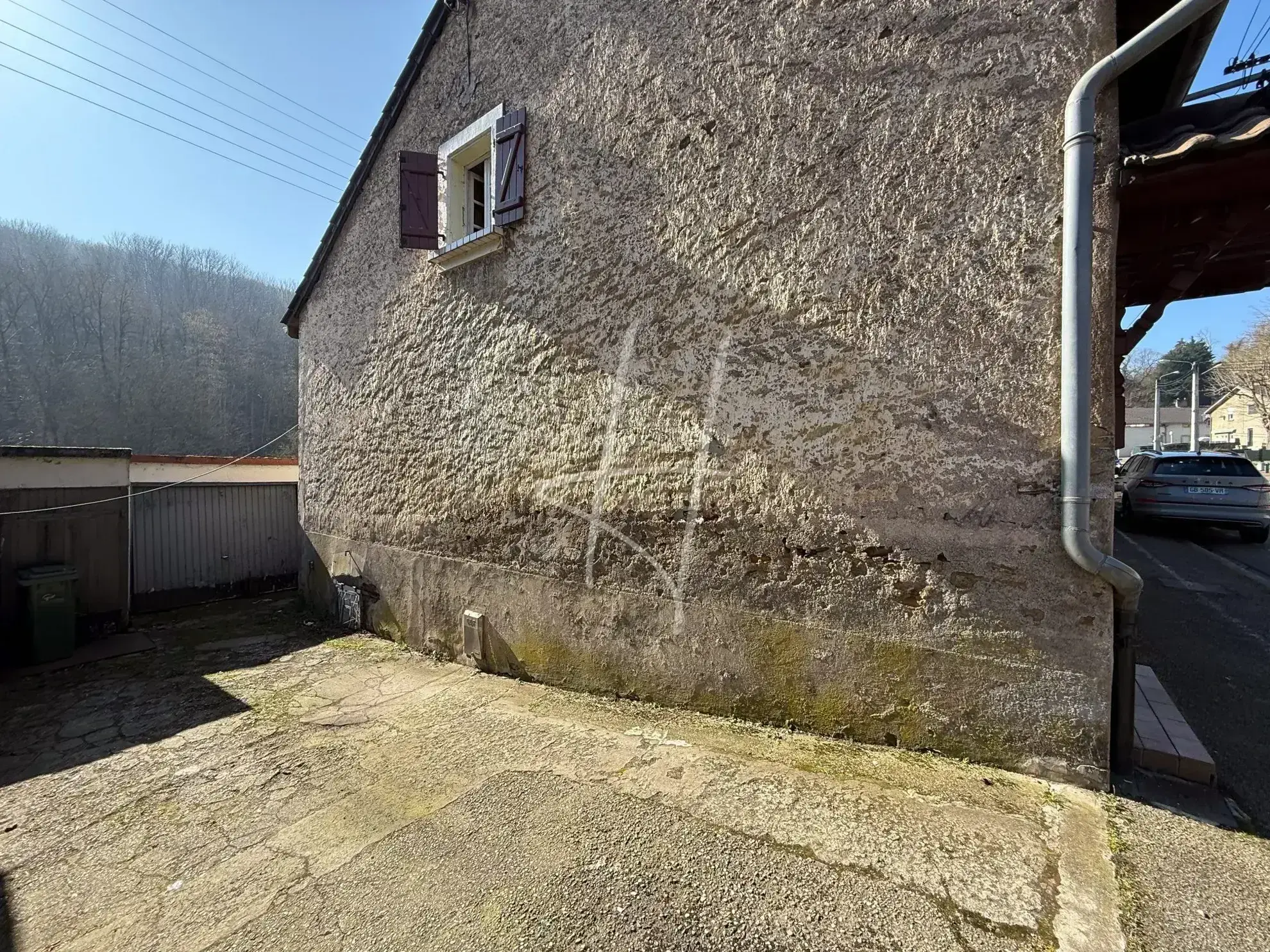 Maison à rénover avec grand jardin à Hayange - Opportunité à saisir 