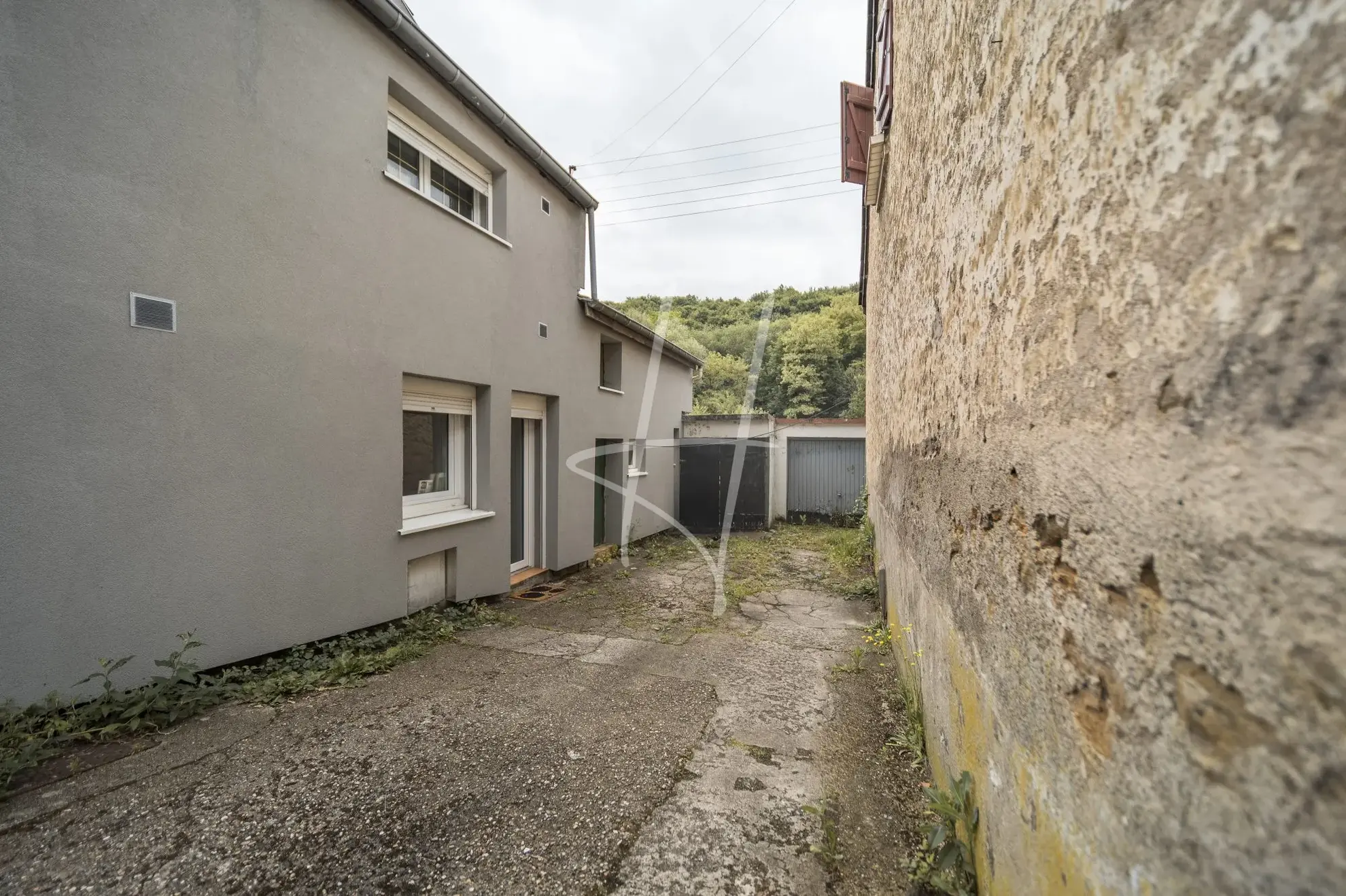 Maison à rénover avec grand jardin à Hayange - Opportunité à saisir 