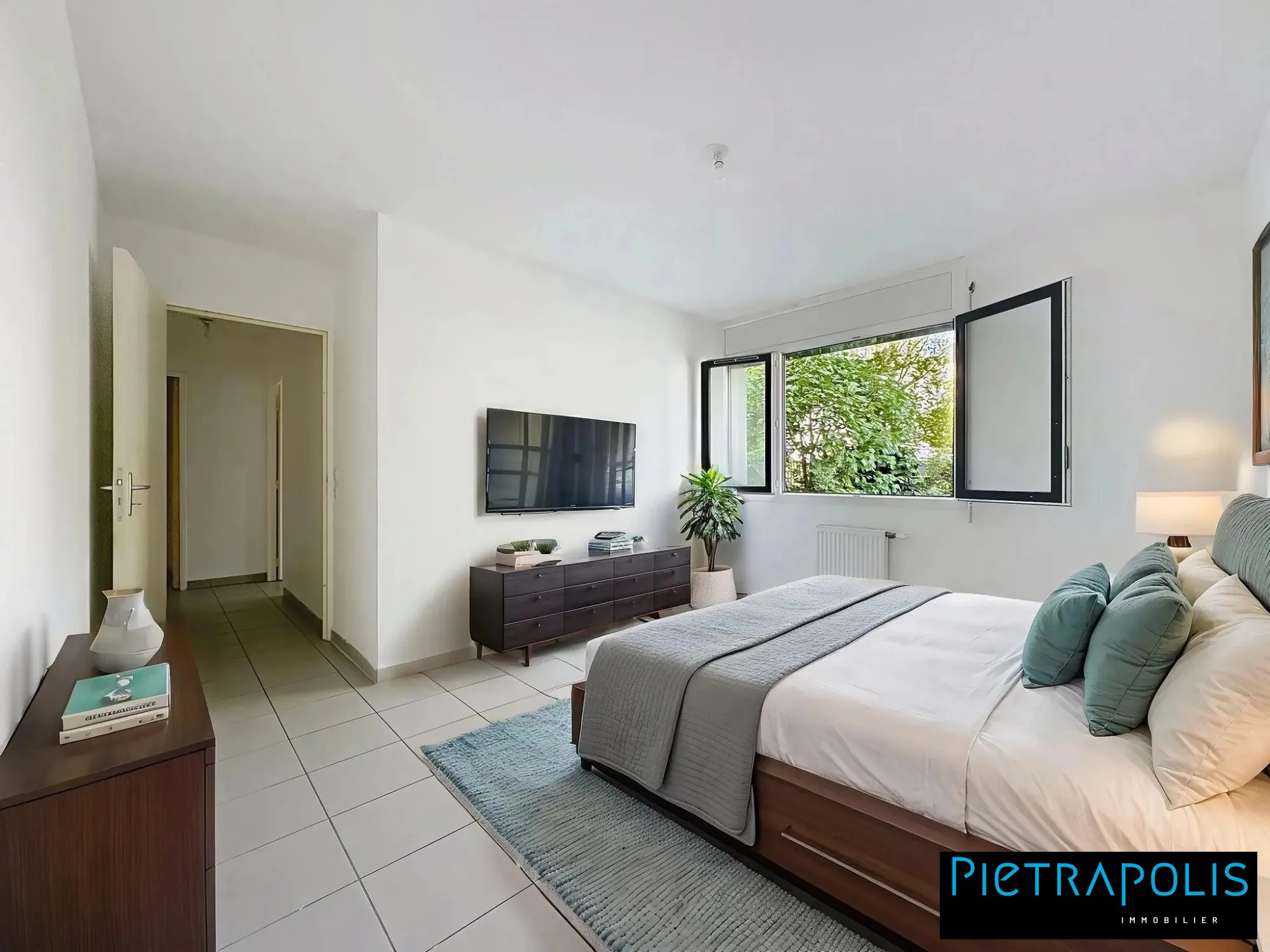 Appartement T3 de 64 m² à Vénissieux avec loggia et garage en vente 