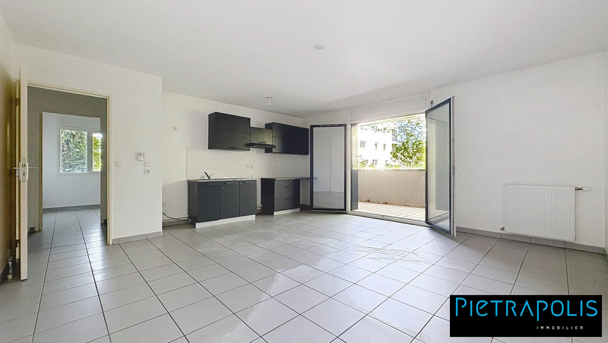 Appartement T3 de 64 m² à Vénissieux avec loggia et garage en vente 