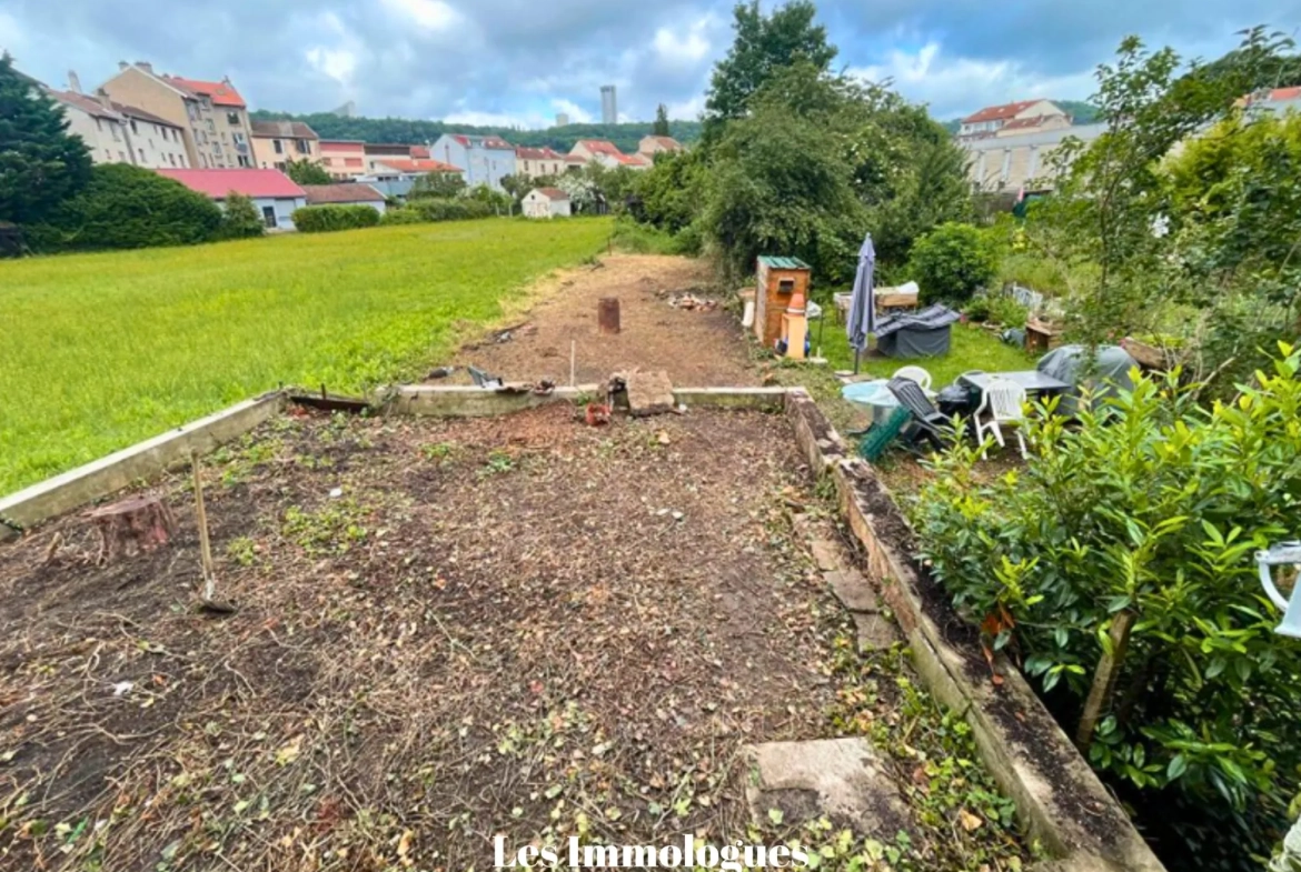 Plateau à aménager de 70 m² avec terrasse et jardin à Nancy 