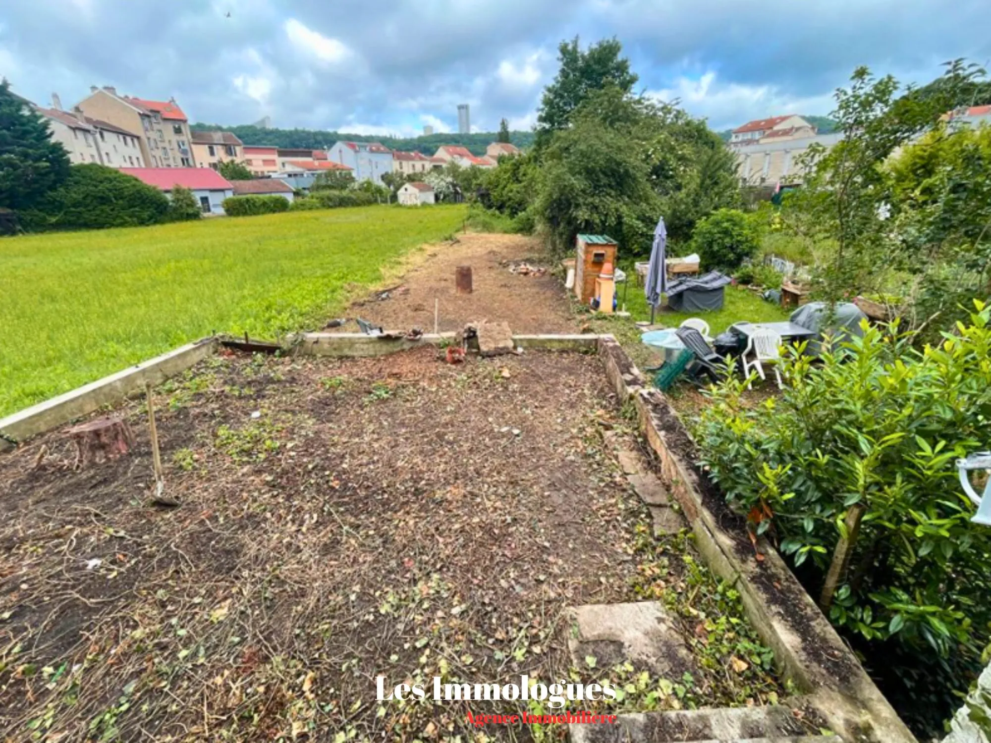 Plateau à aménager de 70 m² avec terrasse et jardin à Nancy 