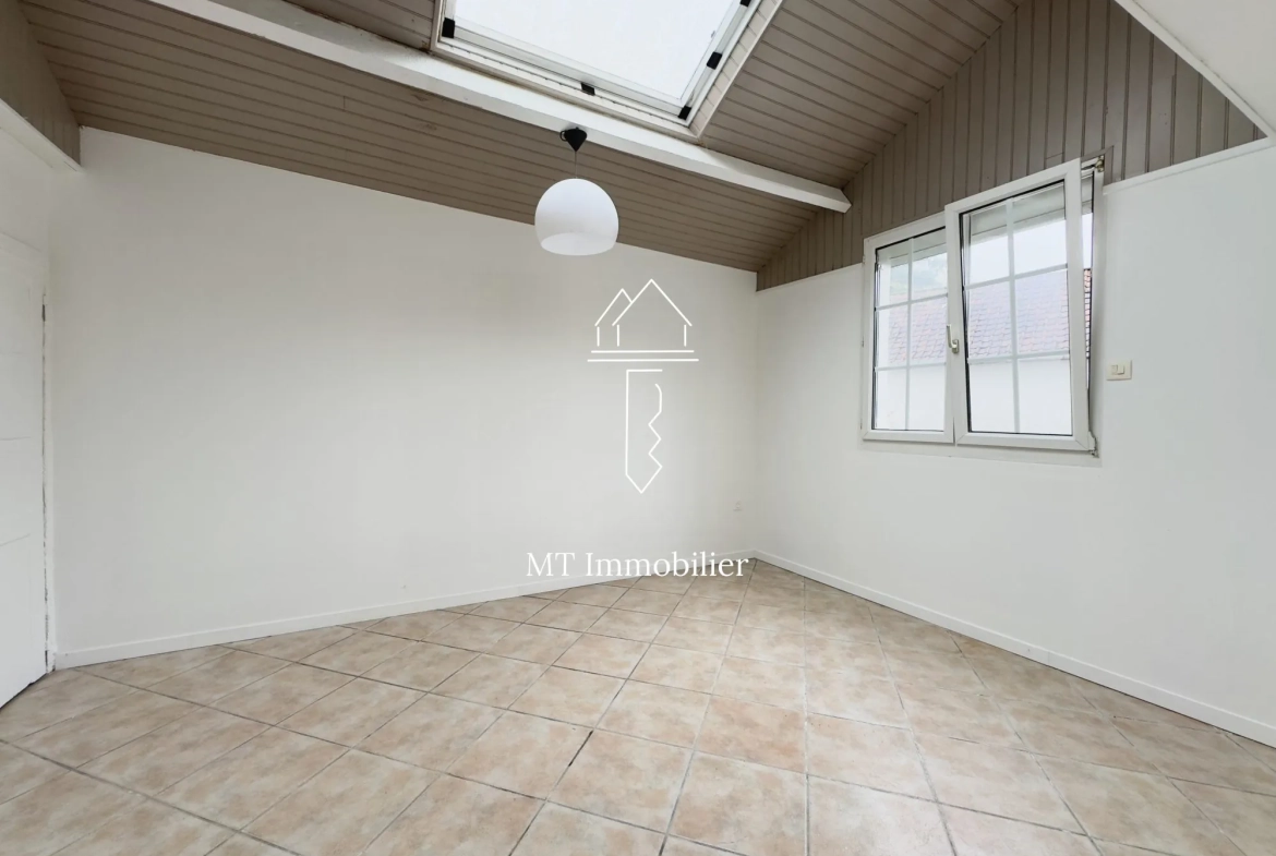 Maison de 117 m² à Longvilliers proche Montreuil sur Mer avec garage et terrain 