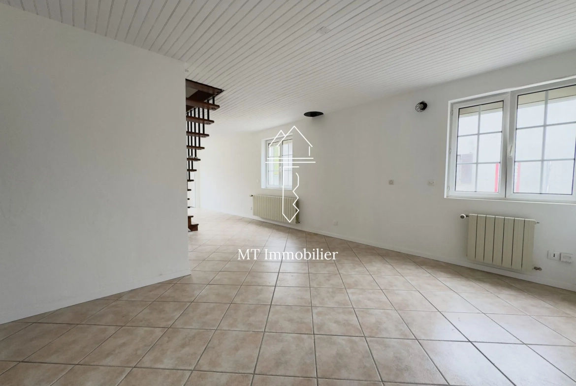 Maison de 117 m² à Longvilliers proche Montreuil sur Mer avec garage et terrain 