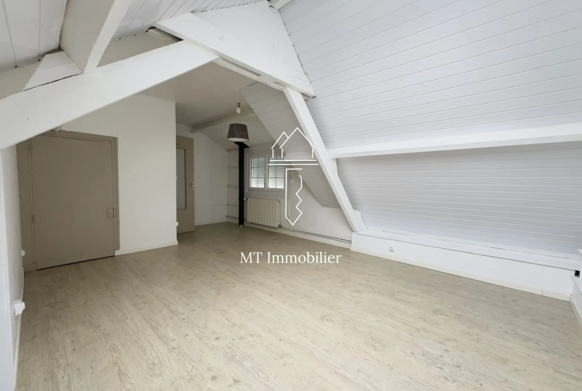 Maison de 117 m² à Longvilliers proche Montreuil sur Mer avec garage et terrain 