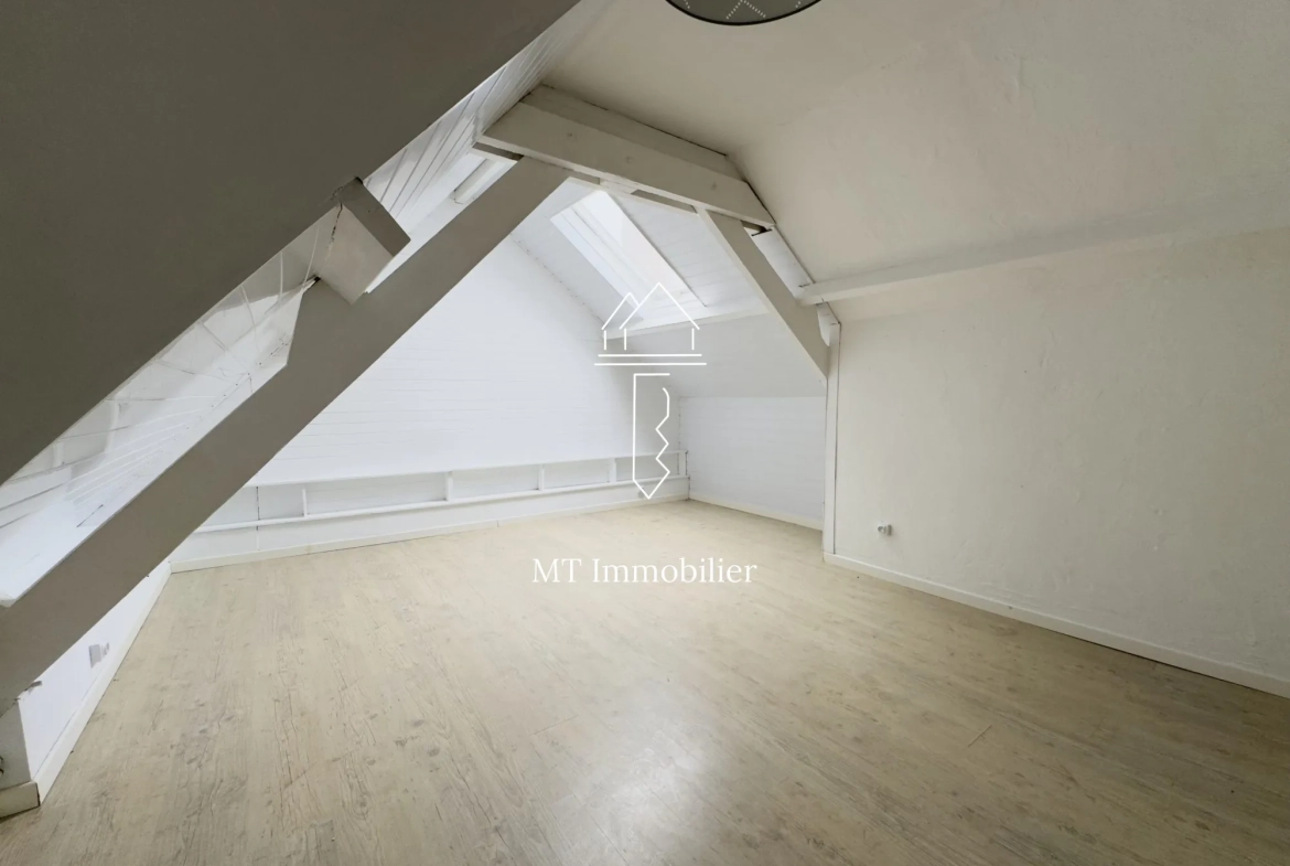 Maison de 117 m² à Longvilliers proche Montreuil sur Mer avec garage et terrain 