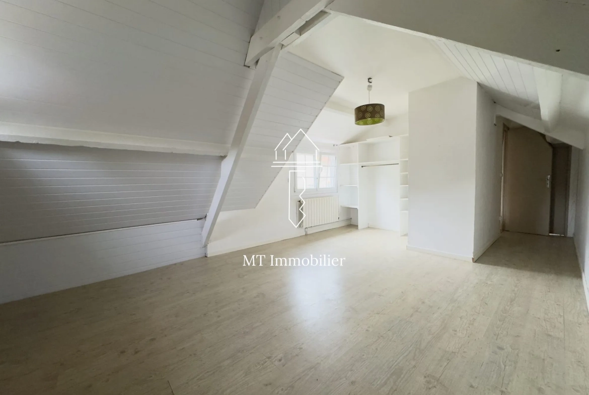 Maison de 117 m² à Longvilliers proche Montreuil sur Mer avec garage et terrain 