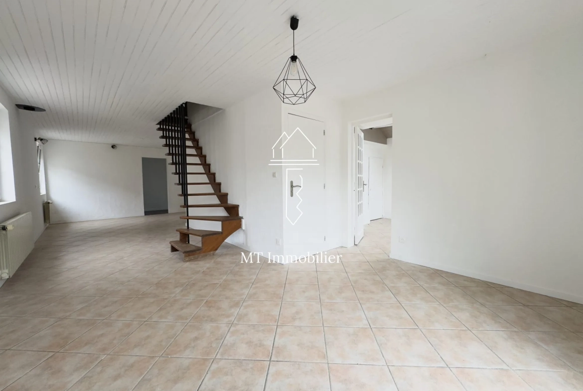 Maison de 117 m² à Longvilliers proche Montreuil sur Mer avec garage et terrain 