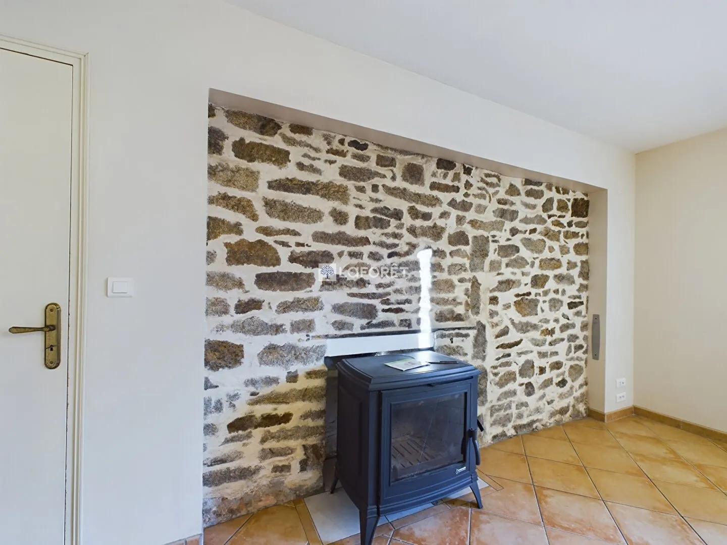 Charmante maison en pierres à Confort-Meilars proche des plages 