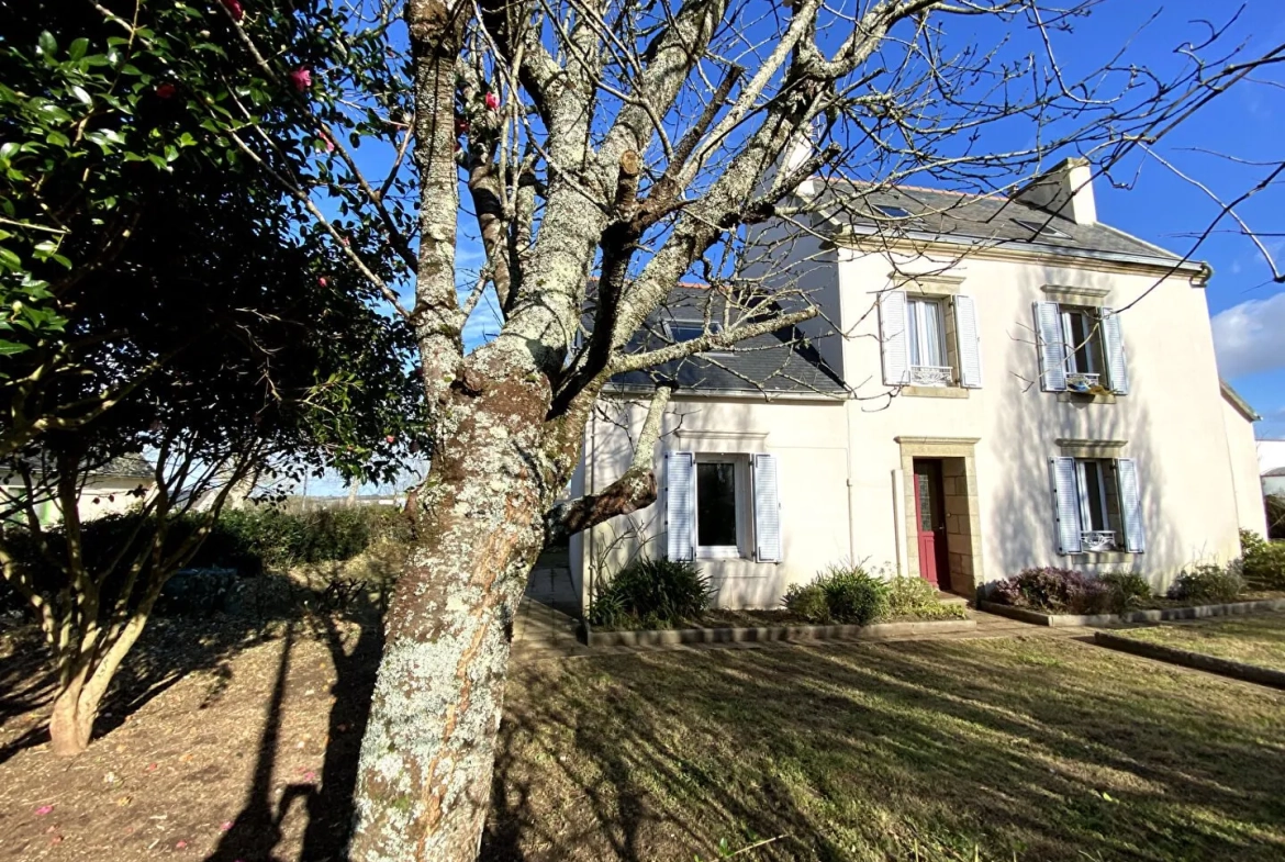Charmante maison en pierres à Confort-Meilars proche des plages 