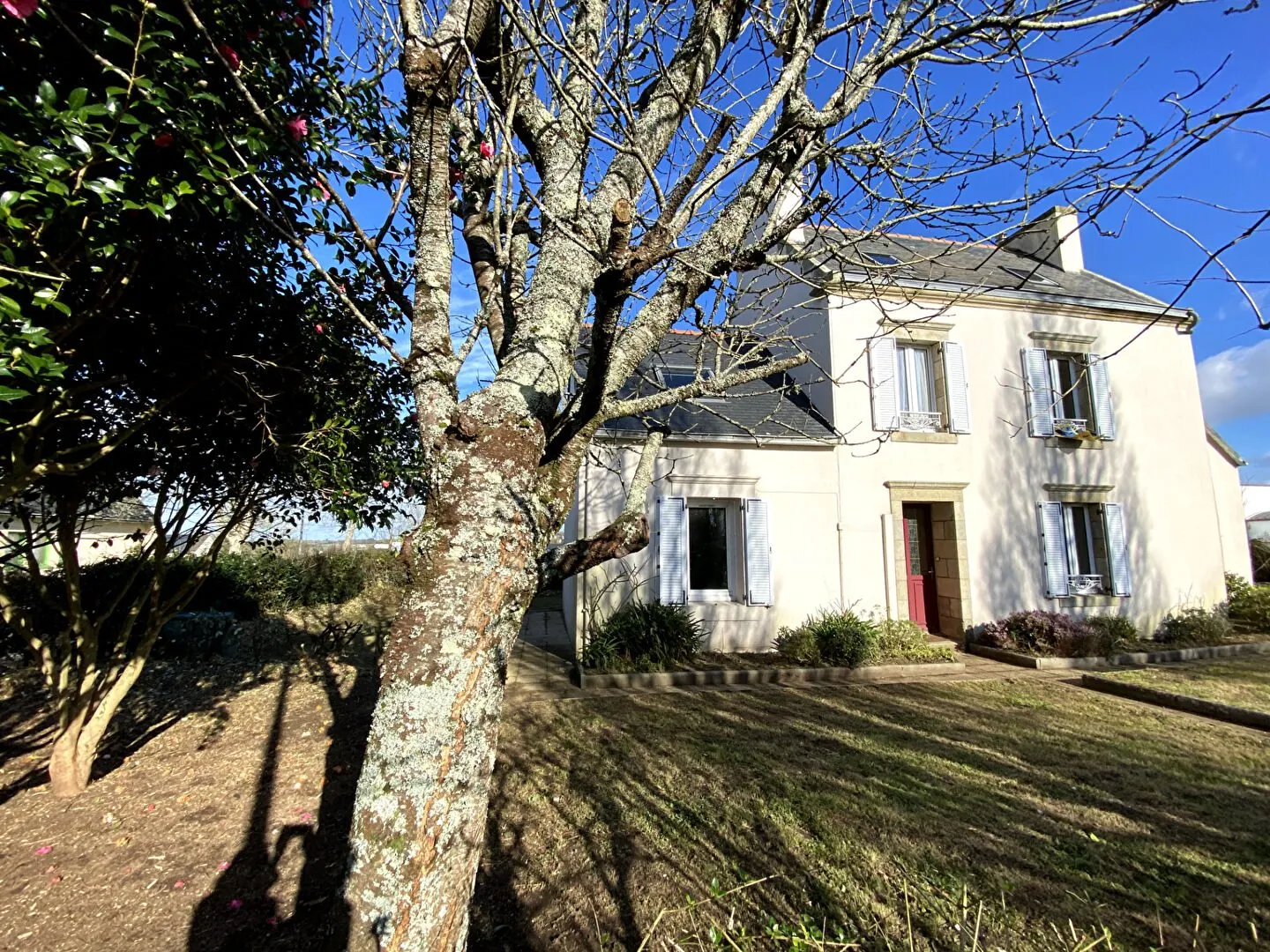 Charmante maison en pierres à Confort-Meilars proche des plages 