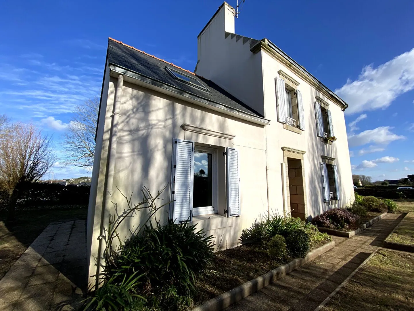 Charmante maison en pierres à Confort-Meilars proche des plages 