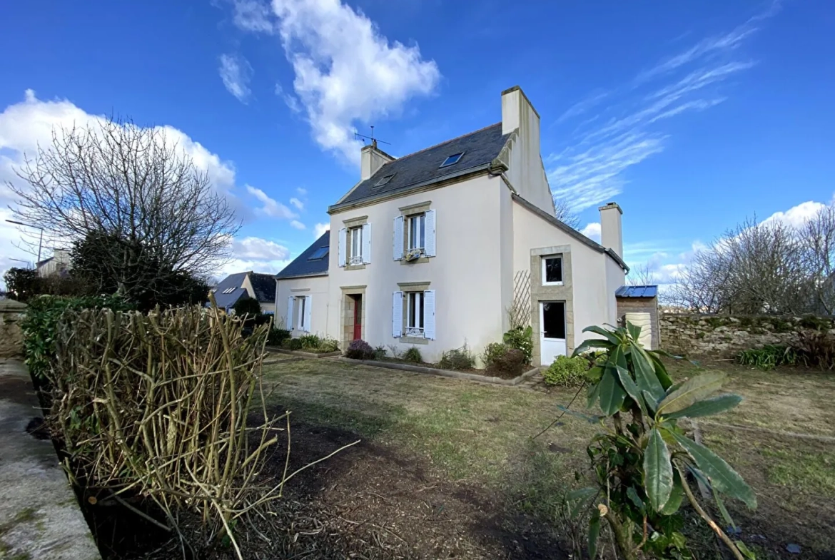 Charmante maison en pierres à Confort-Meilars proche des plages 