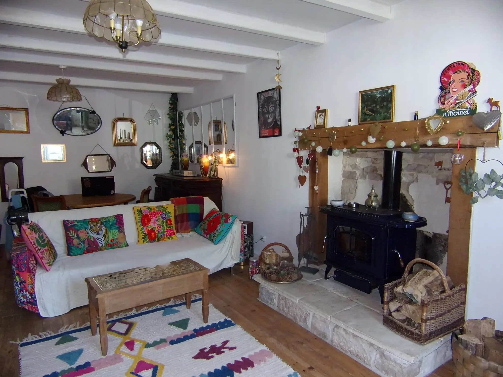 Maison en pierre à Chef-Boutonne proche centre avec jardin et dépendances 