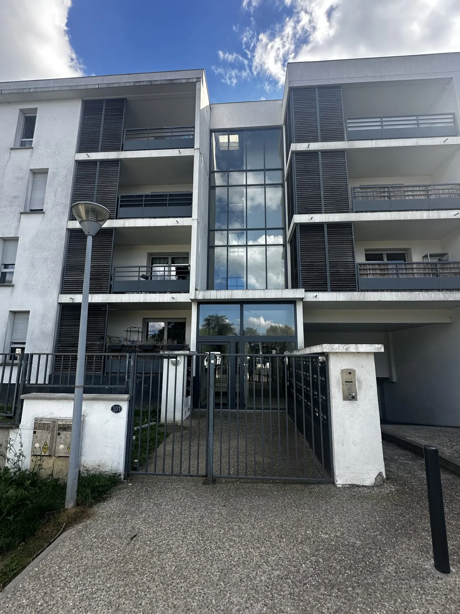 Appartement T3 à Toulouse dans résidence sécurisée avec parking – Investissement locatif rentable 
