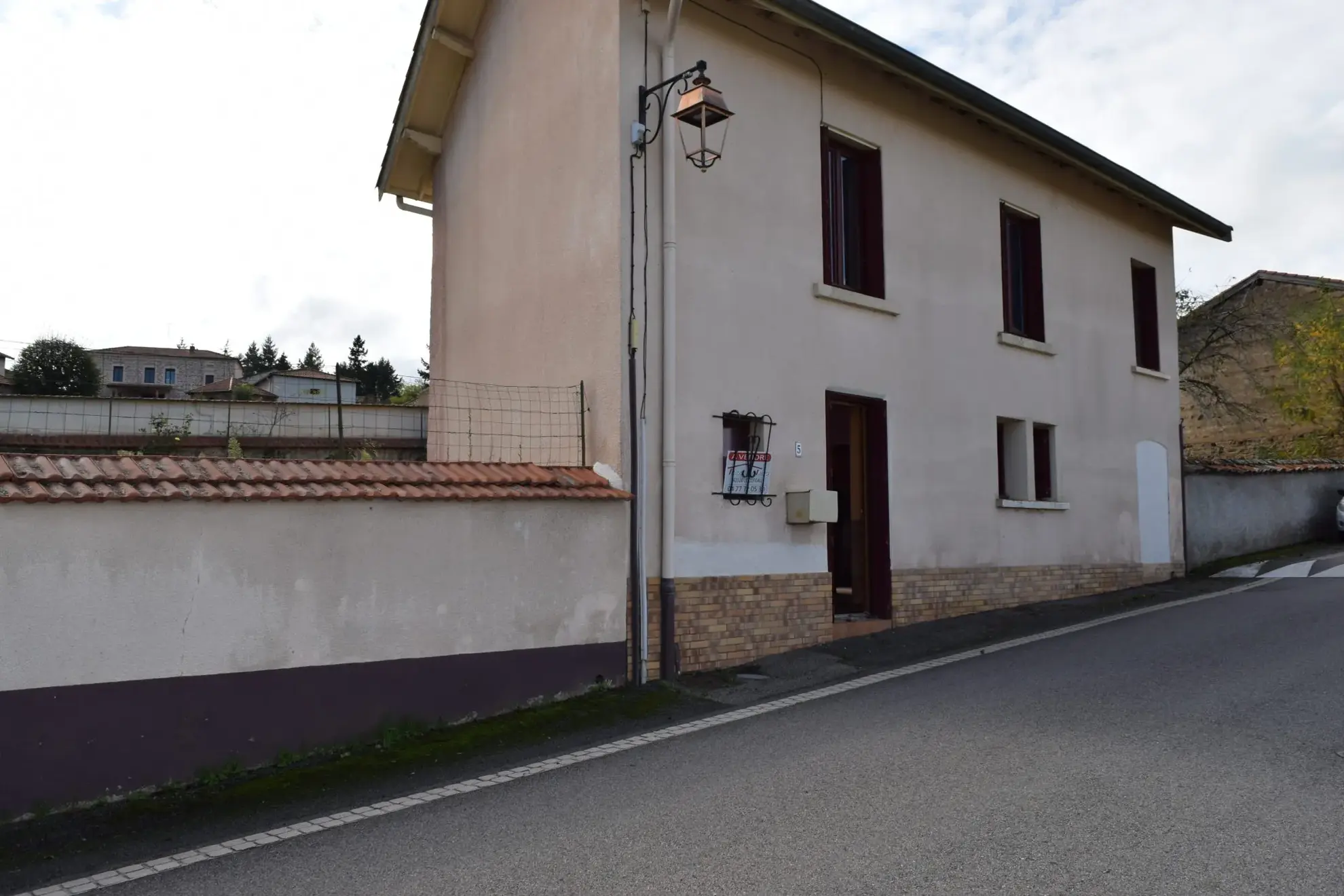 Belle maison de 85 m² à vendre à Villemontais avec jardin et garage 