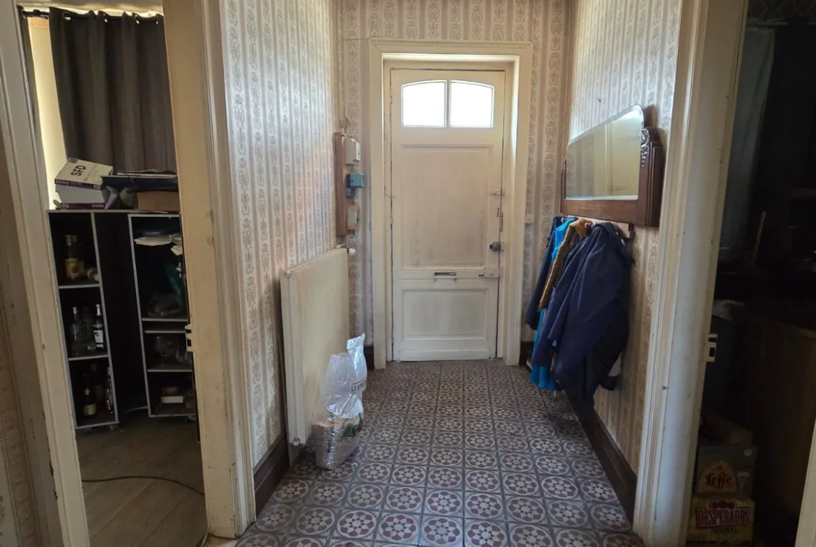 Maison à vendre à Bourbourg - Grand potentiel, environ 194 m², jardin, à rénover 