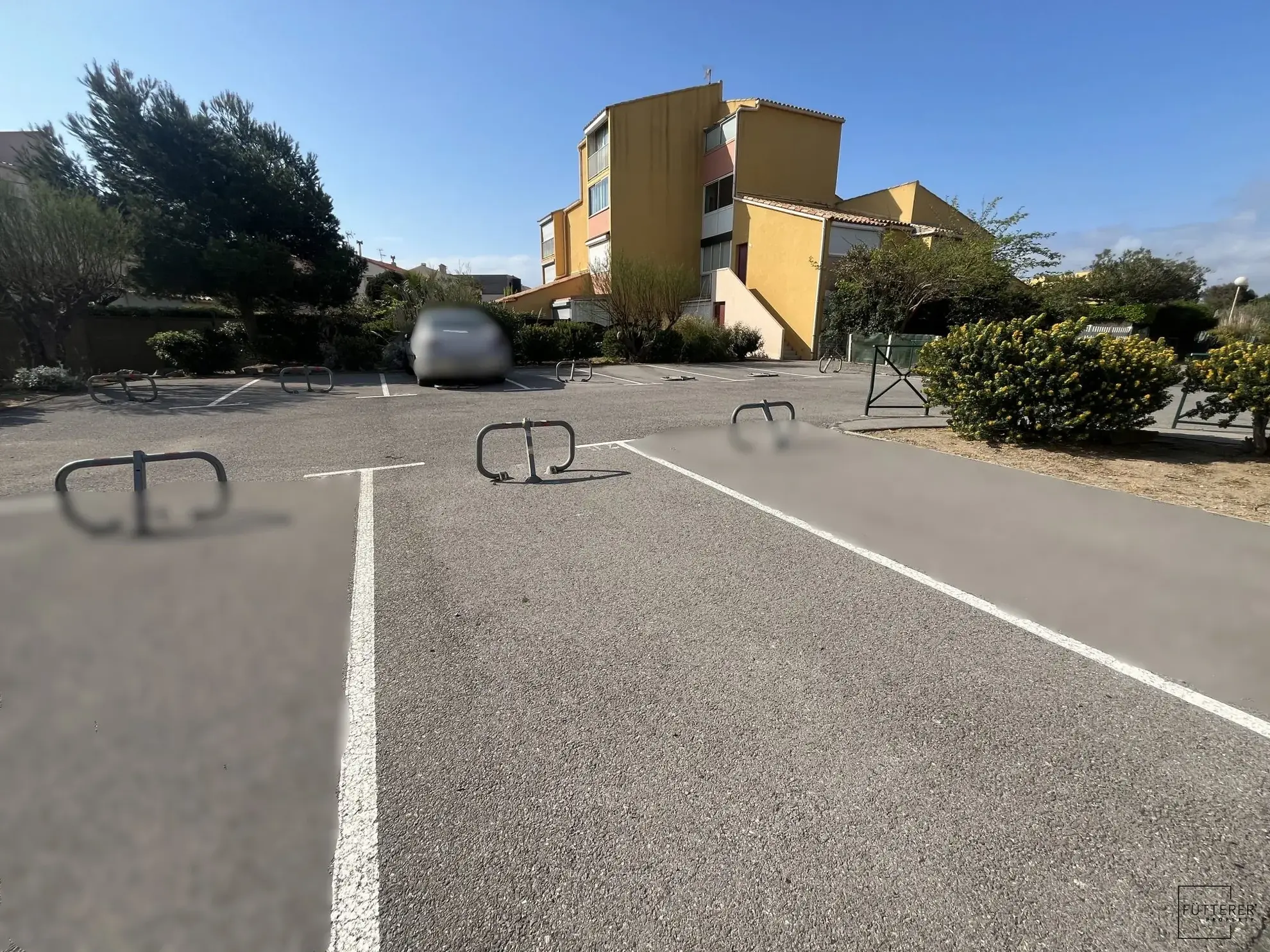 Emplacement de parking sécurisé à Narbonne-Plage – Proche plage et commerces 