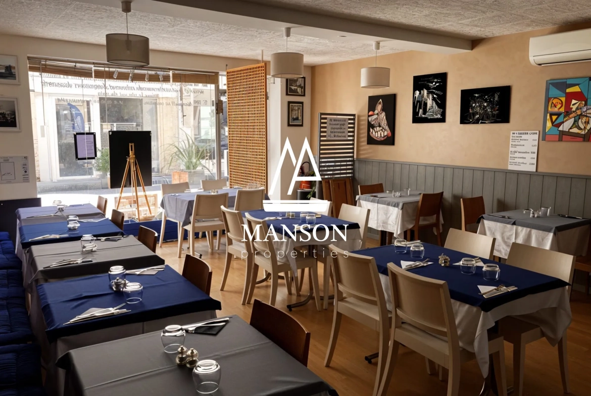 Local commercial de 162 m² avec terrasse en centre-ville de Créon 