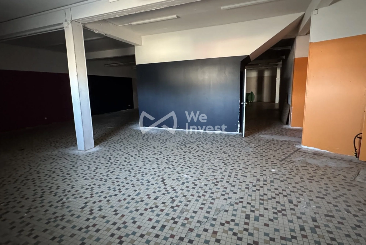 Grande surface commerciale à vendre à Fourmies - 700 m² avec parking 
