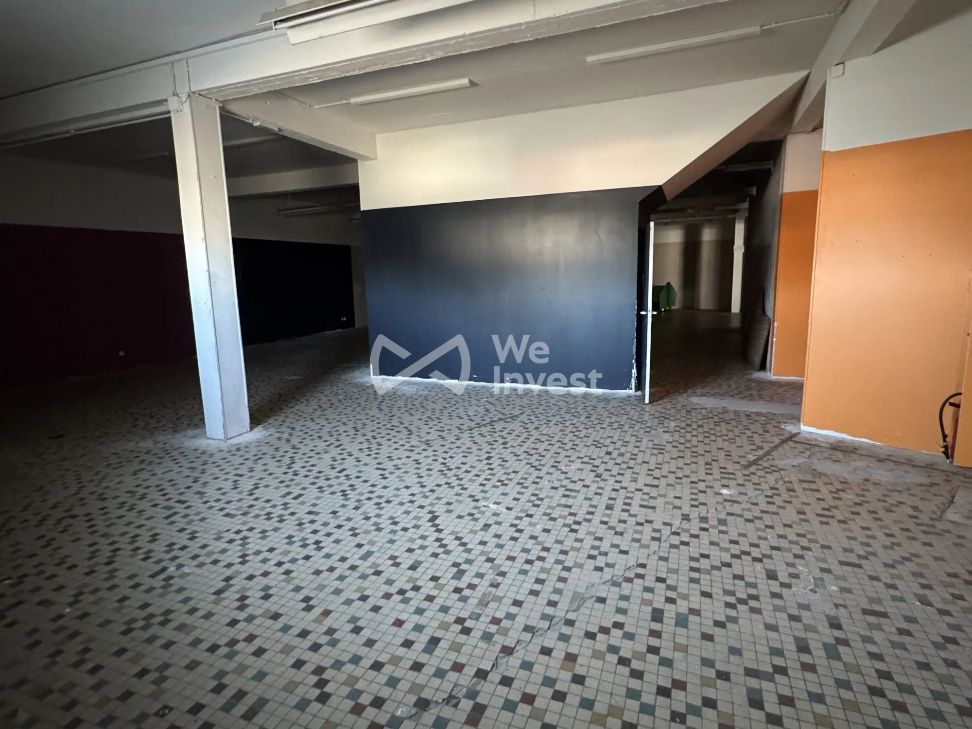 Grande surface commerciale à vendre à Fourmies - 700 m² avec parking 