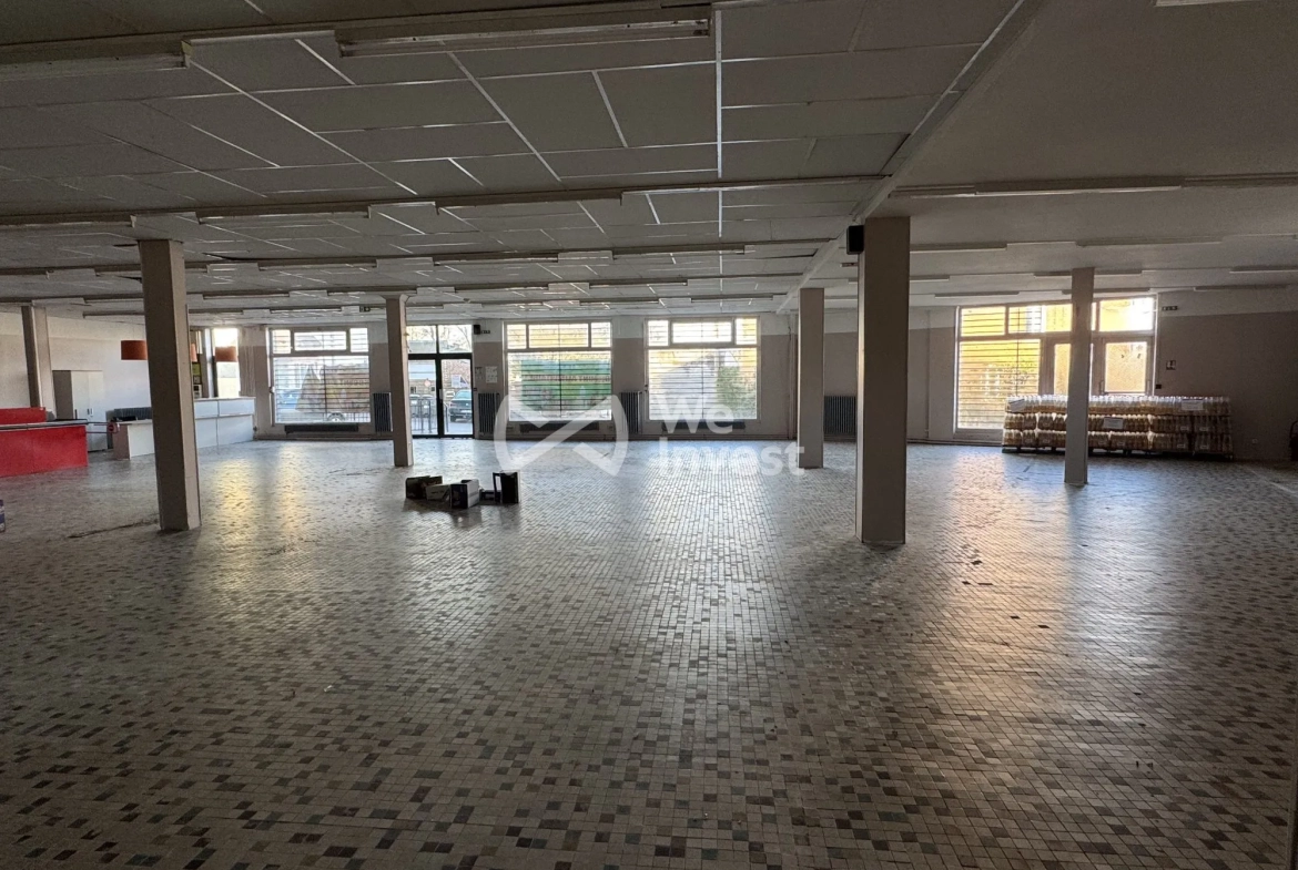 Grande surface commerciale à vendre à Fourmies - 700 m² avec parking 