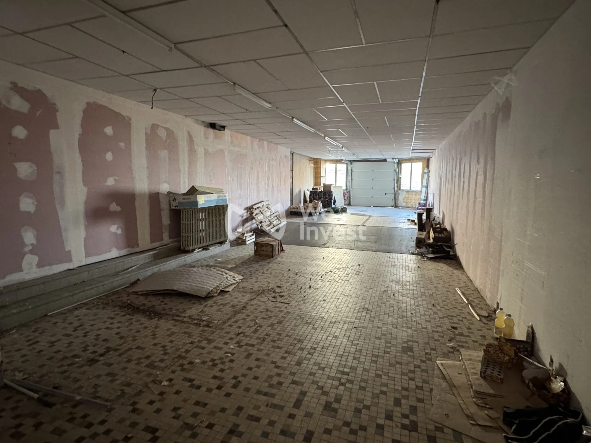 Grande surface commerciale à vendre à Fourmies - 700 m² avec parking 