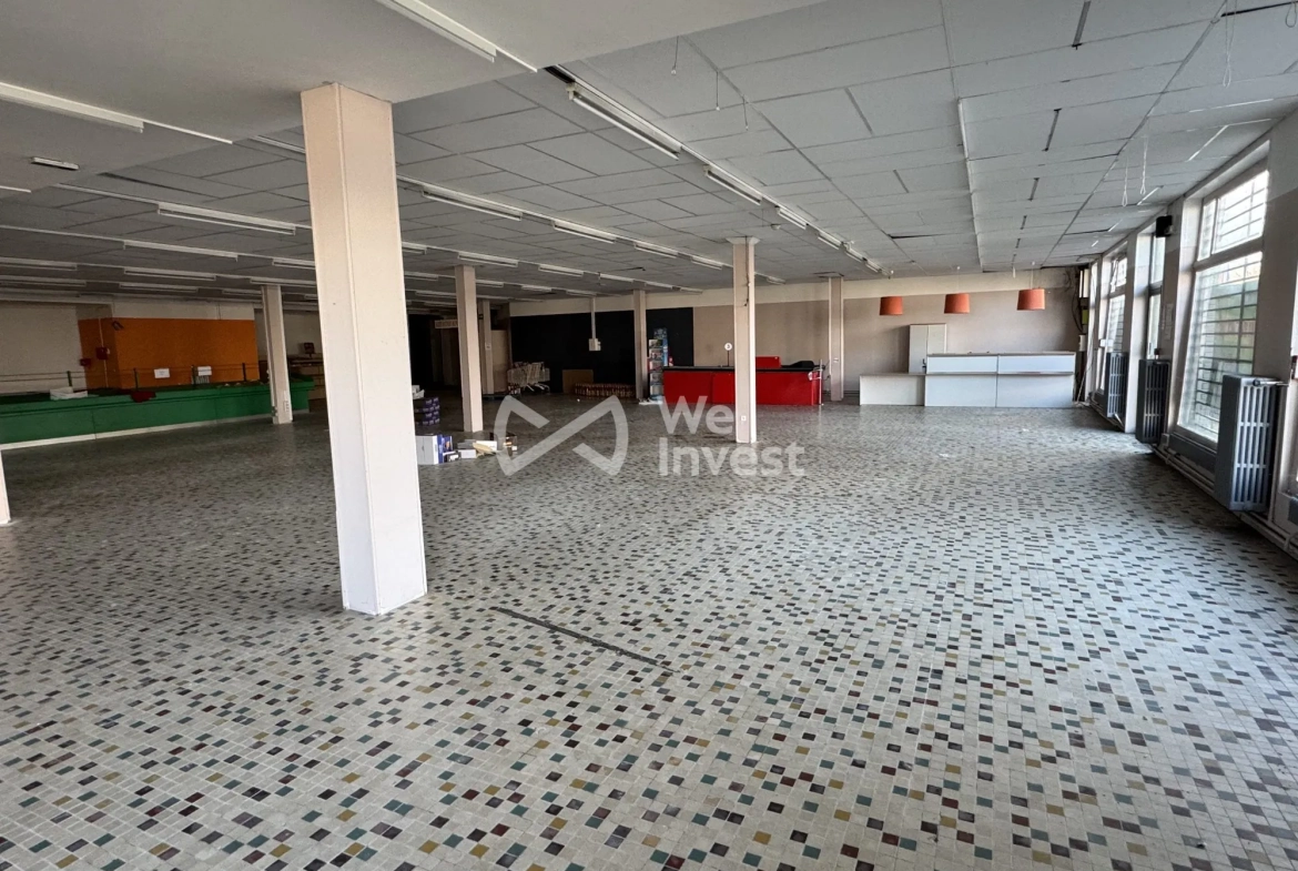 Grande surface commerciale à vendre à Fourmies - 700 m² avec parking 