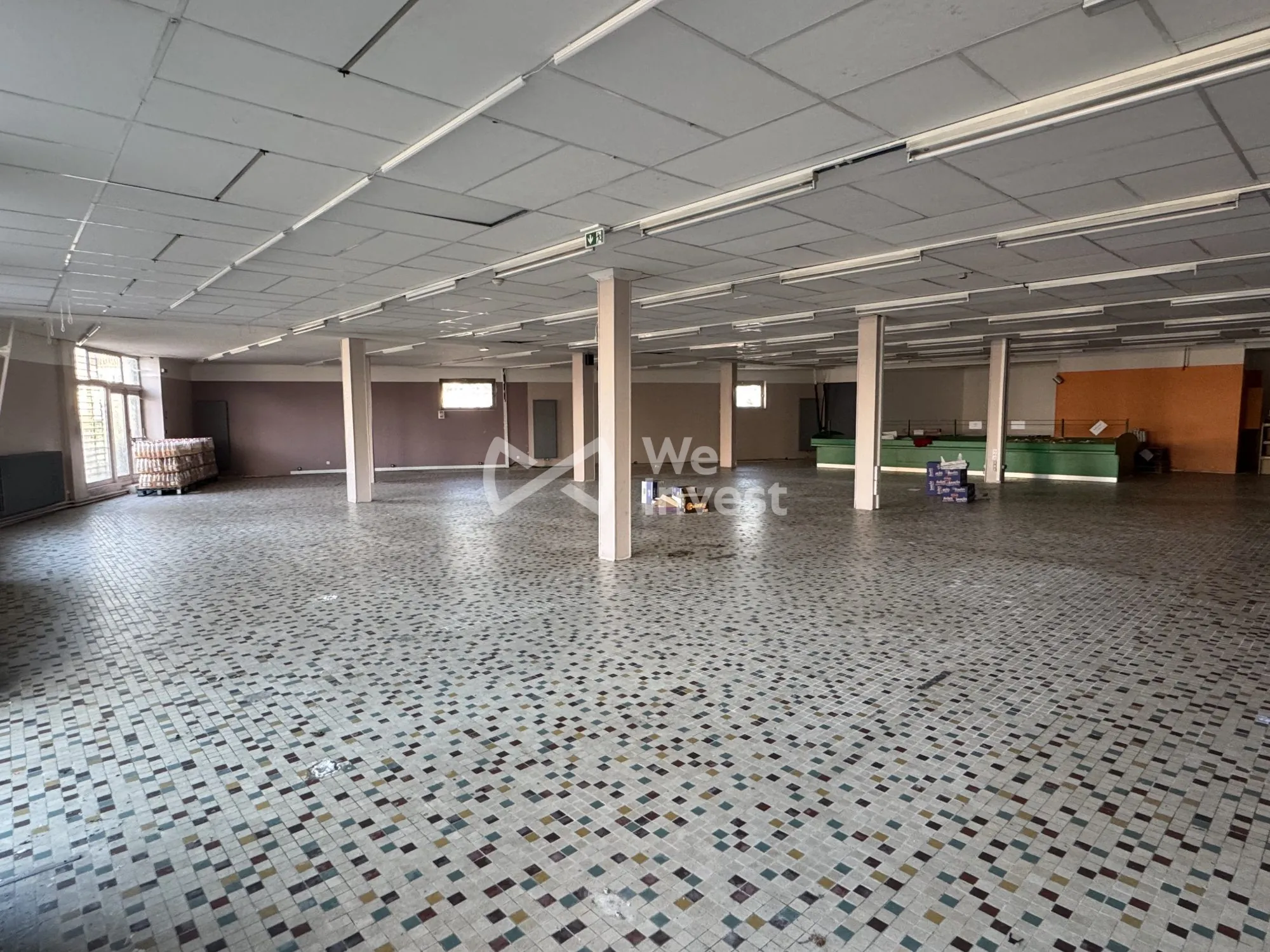 Grande surface commerciale à vendre à Fourmies - 700 m² avec parking 