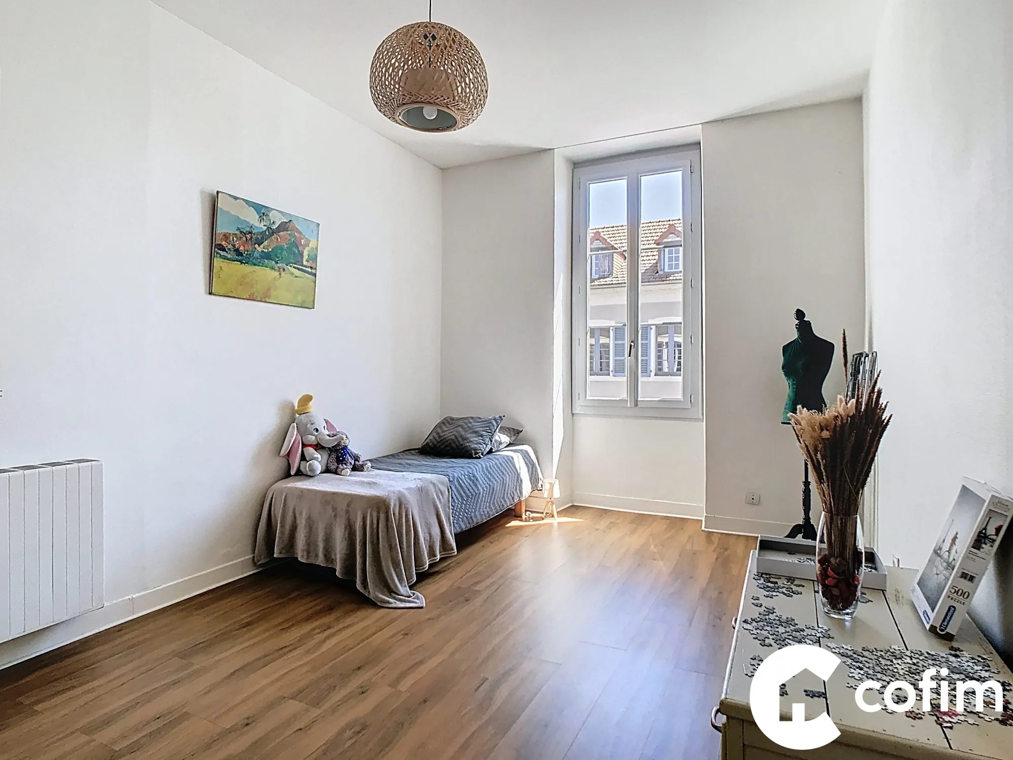 Appartement T3 lumineux de 92 m² à Pau, avec parking et cave, proximité centre-ville 