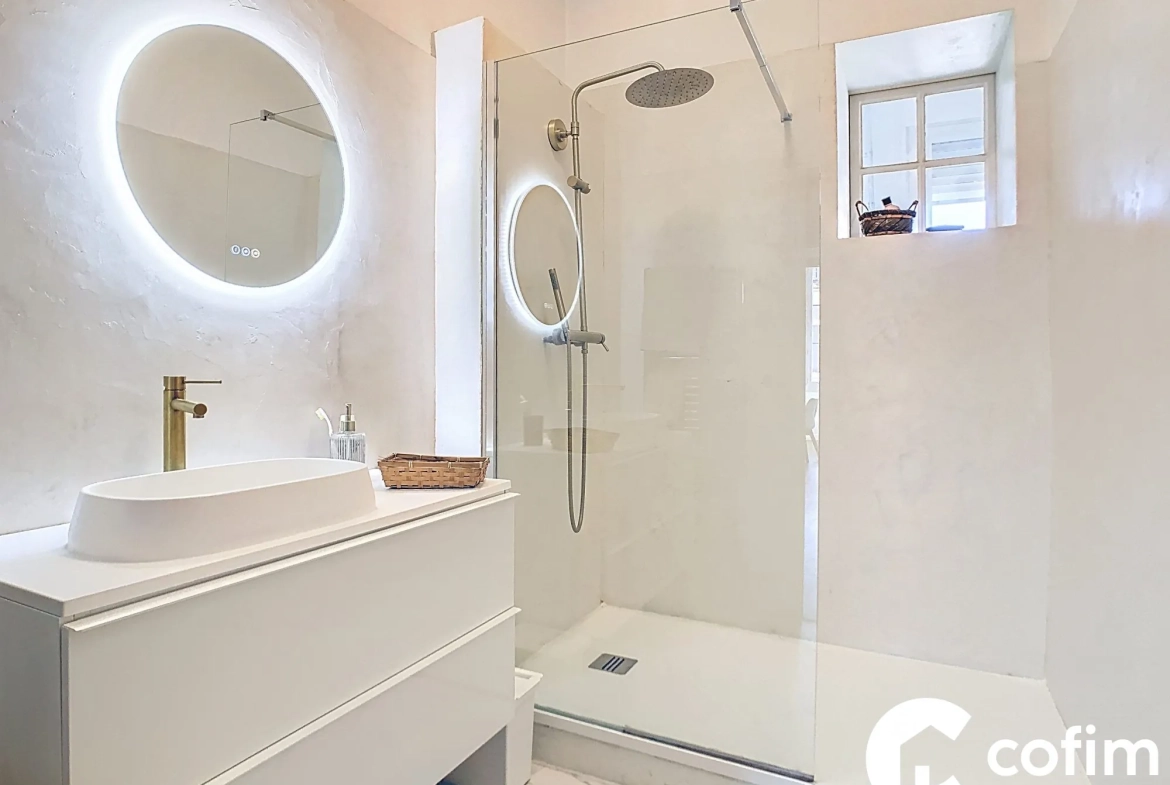 Appartement T3 lumineux de 92 m² à Pau, avec parking et cave, proximité centre-ville 