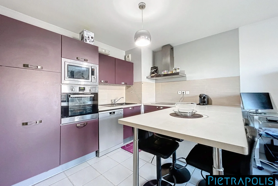Appartements à vendre à Saint-Fons - 3 pièces, 56 m², proche commodités 