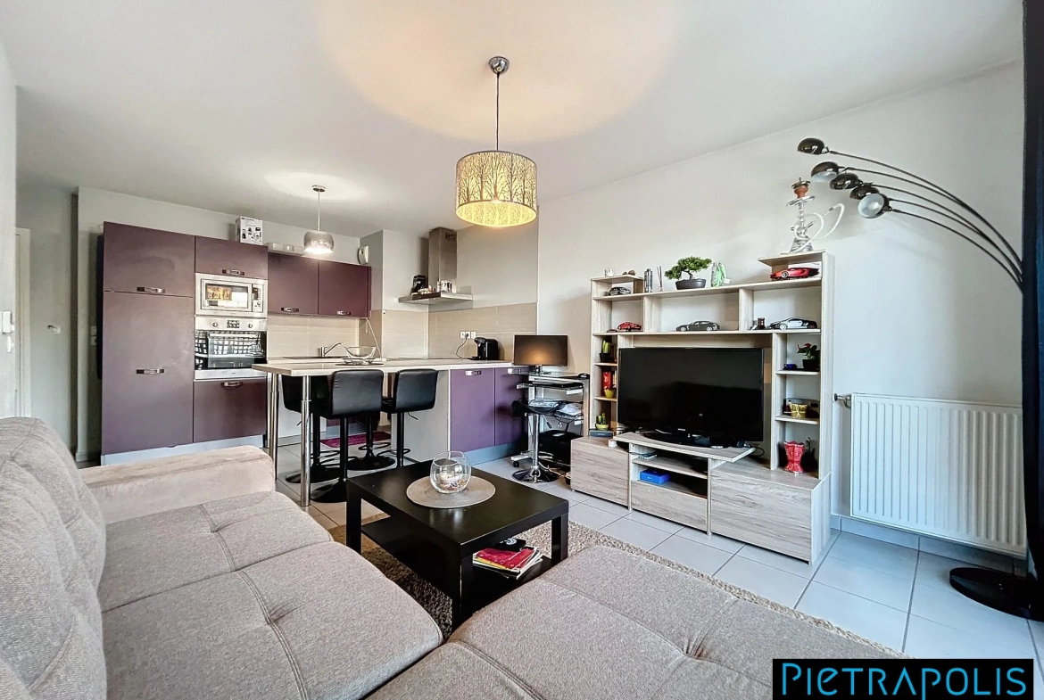 Appartements à vendre à Saint-Fons - 3 pièces, 56 m², proche commodités 