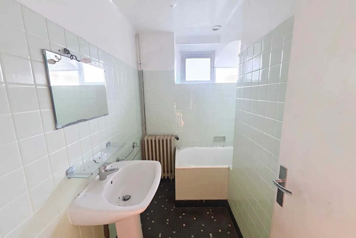 Maison en pierre à Plessala - 146 m² à rénover avec atelier et potentiel d'aménagement 