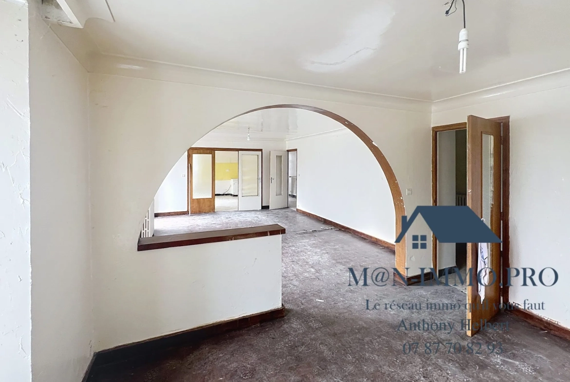 Maison en pierre à Plessala - 146 m² à rénover avec atelier et potentiel d'aménagement 
