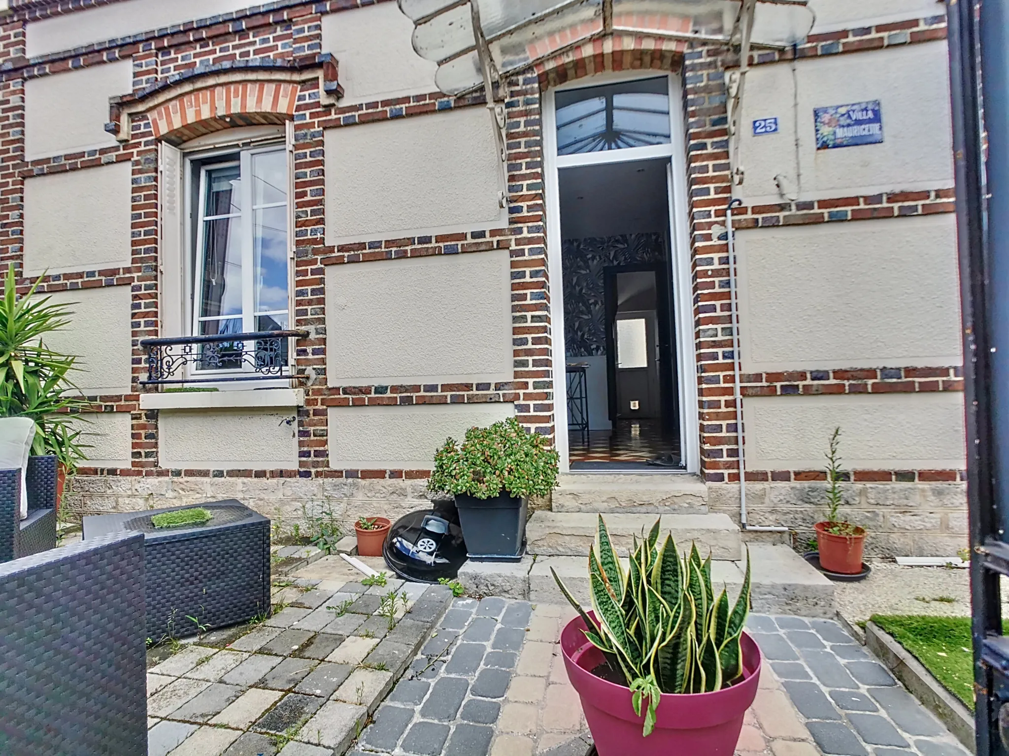 Charmante maison de 1897 avec annexe à Troyes – Prix attractif 