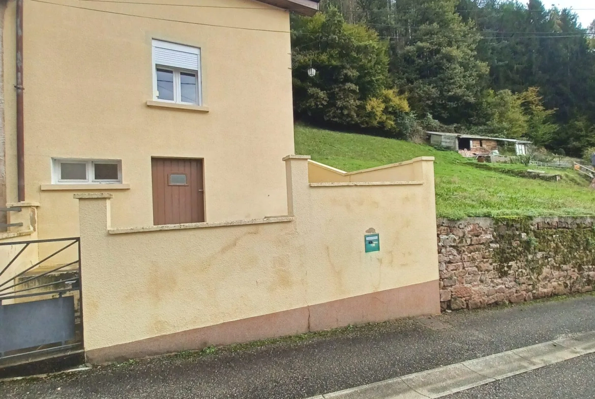 Maison à rénover de 65 m² avec jardin à Walscheid, proche Sarrebourg 