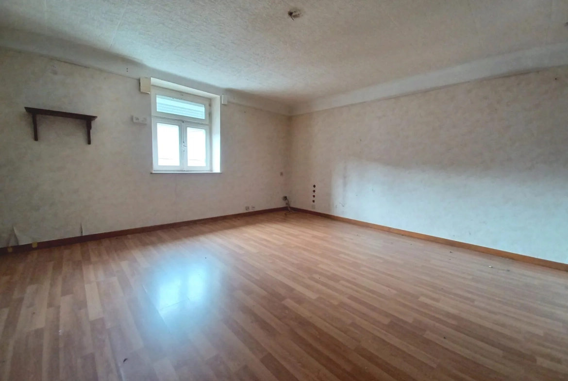 Maison à rénover de 65 m² avec jardin à Walscheid, proche Sarrebourg 