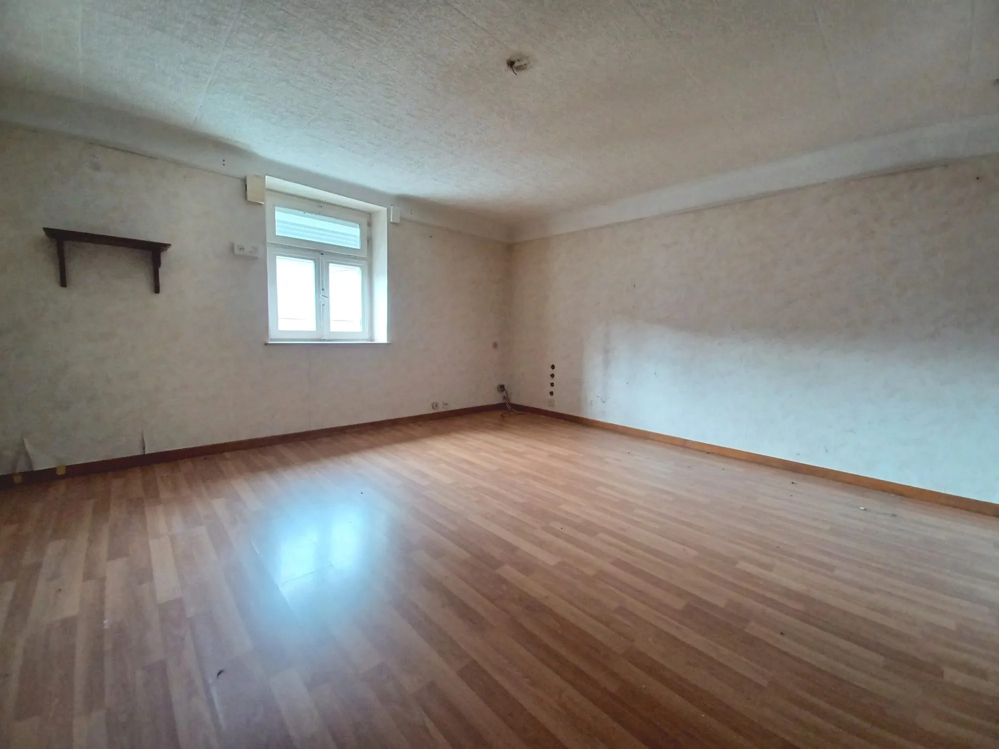 Maison à rénover de 65 m² avec jardin à Walscheid, proche Sarrebourg 
